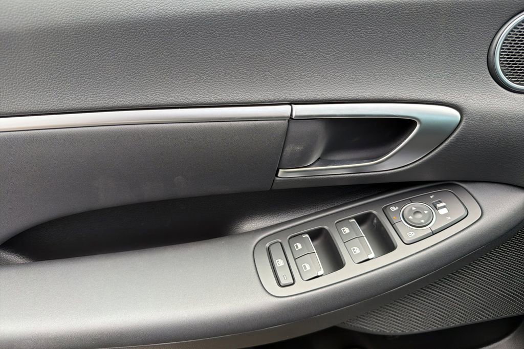 New 2026 Hyundai Sonata SEL FWD image 9