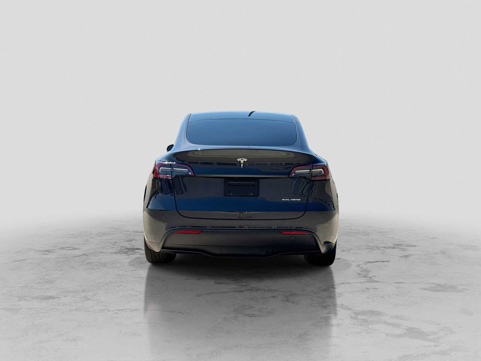 Used 2024 Tesla Model Y Long Range AWD/4WD image 5