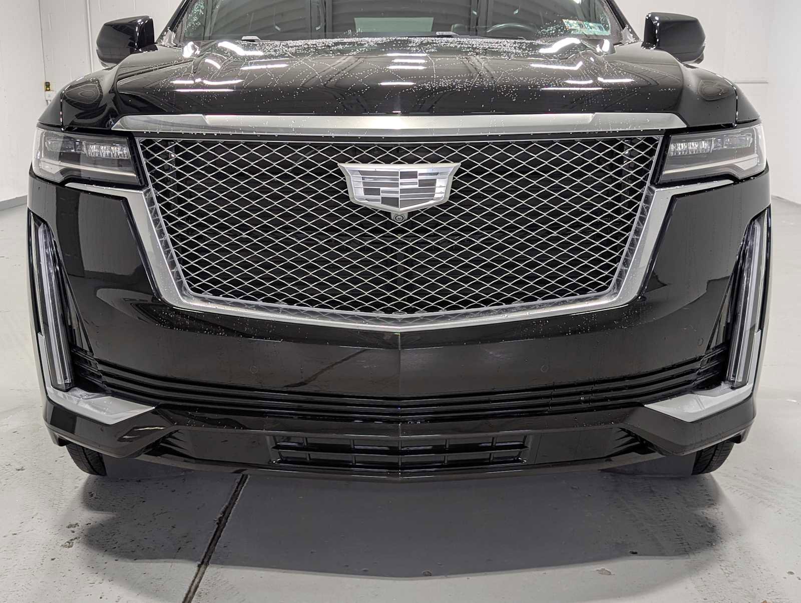 Certified 2021 Cadillac Escalade Premium Luxury image 2