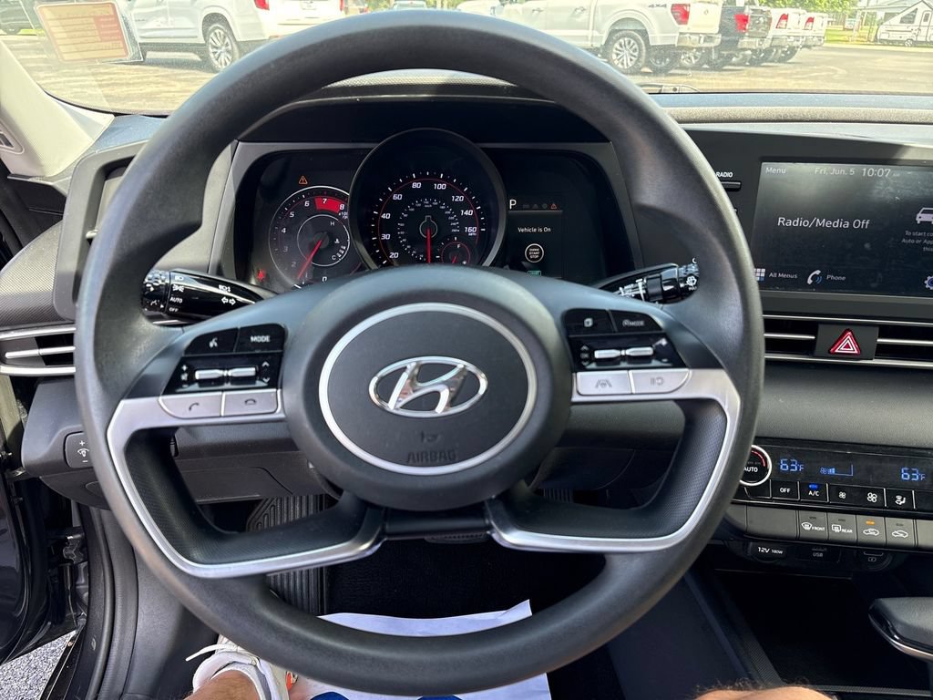 Used 2021 Hyundai Elantra SEL FWD image 14