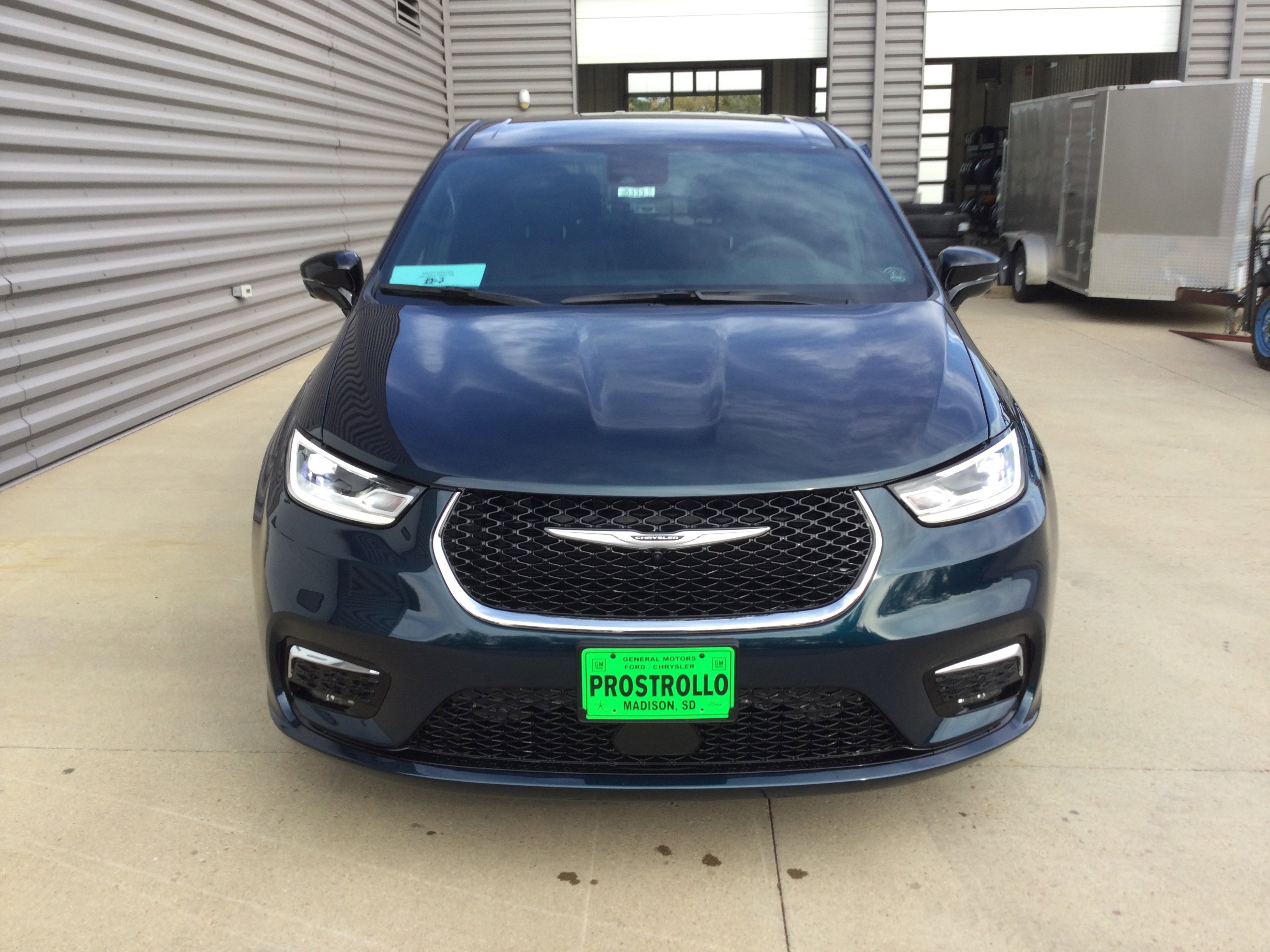 New 2025 Chrysler Pacifica Select image 3