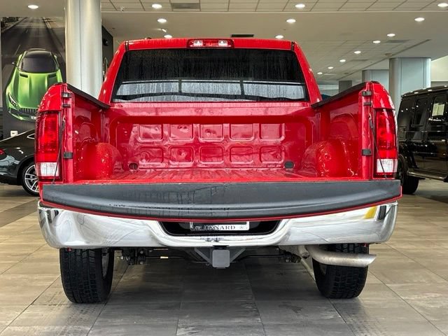 Used 2022 RAM 1500 Classic SLT AWD/4WD image 10