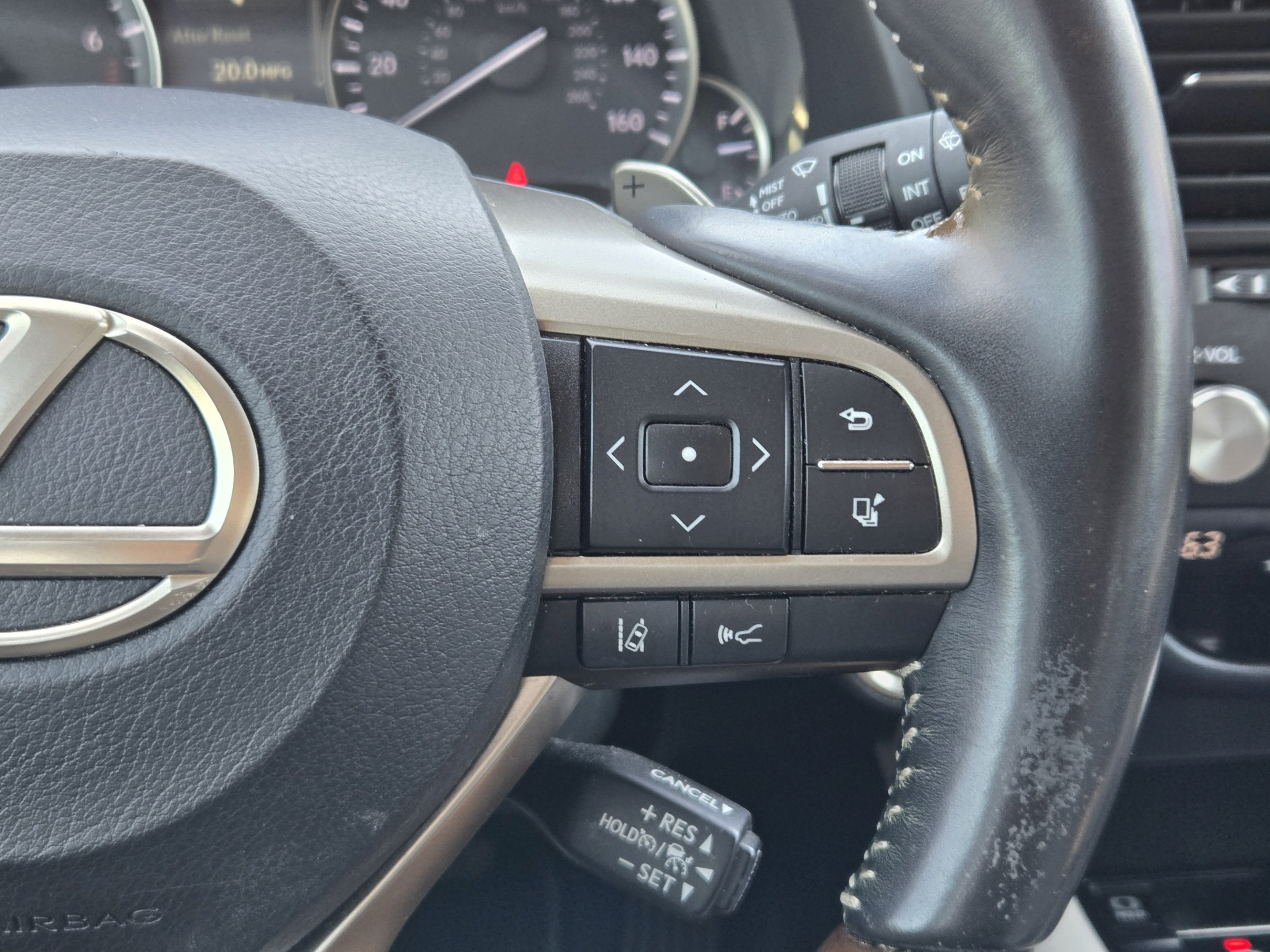Used 2020 Lexus RX 350L FWD w/ Premium Package image 27