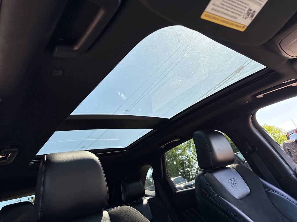 Used 2020 Ford Edge ST w/ Cold Weather Package AWD/4WD image 11