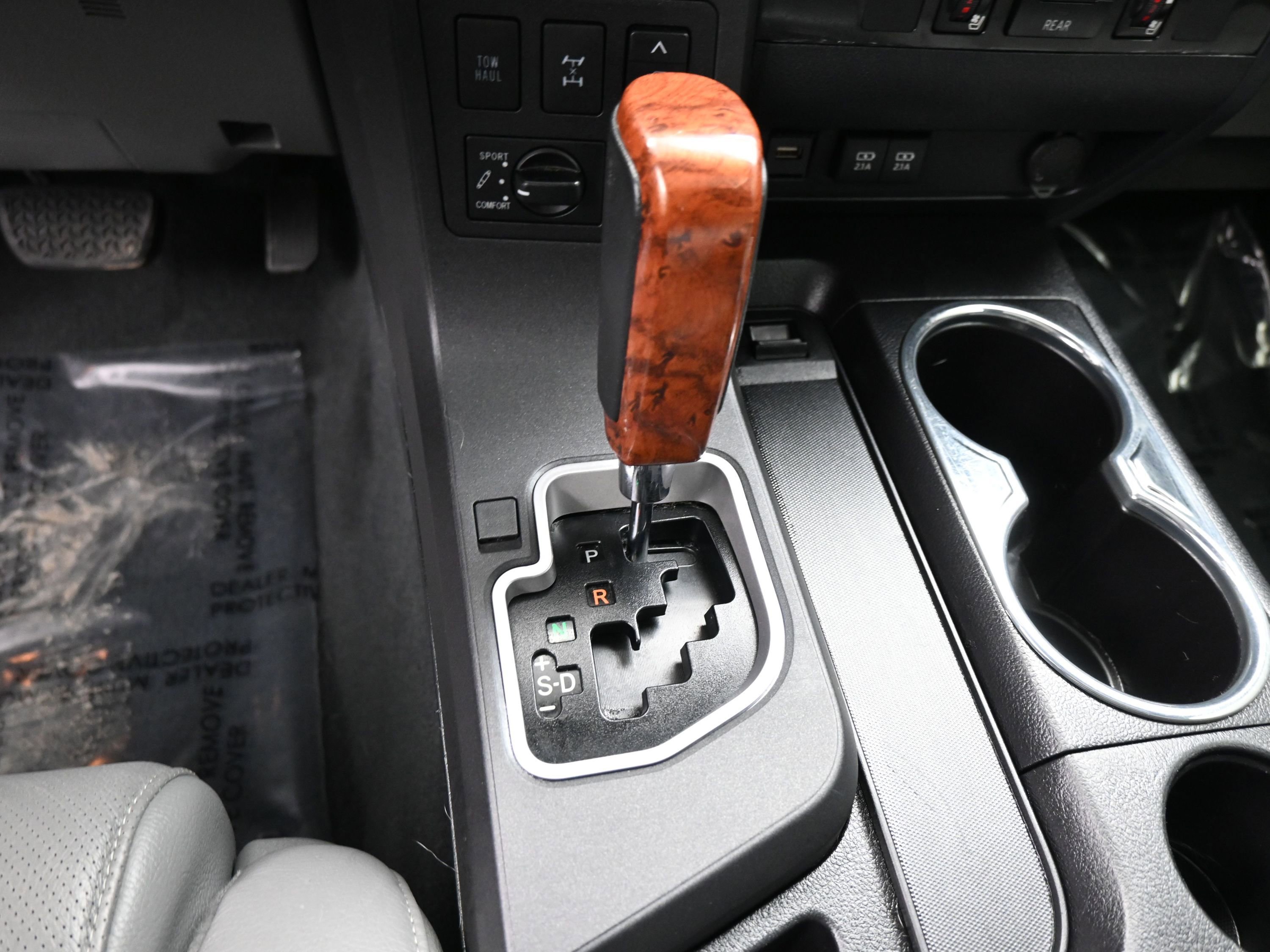 Used 2020 Toyota Sequoia Platinum image 14