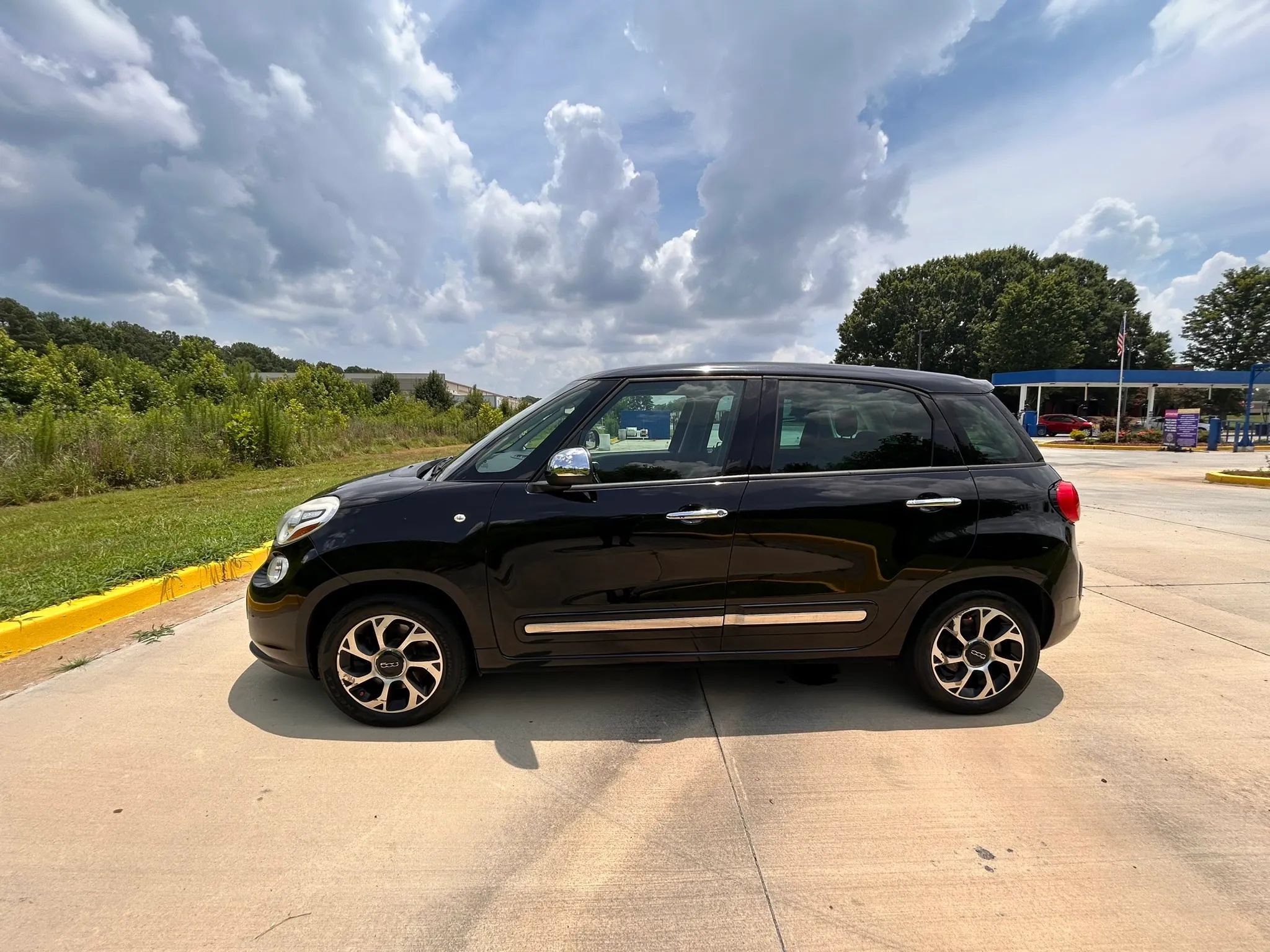 Used 2014 FIAT 500L Lounge FWD image 10