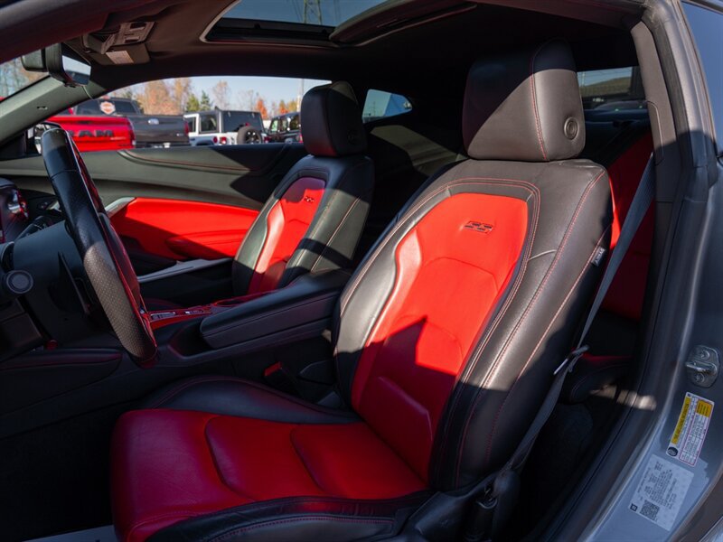 Used 2021 Chevrolet Camaro SS RWD image 17