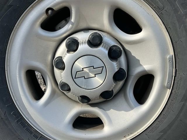 Used 2015 Chevrolet Express 2500 image 12