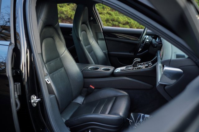Used 2018 Porsche Panamera 4 image 24