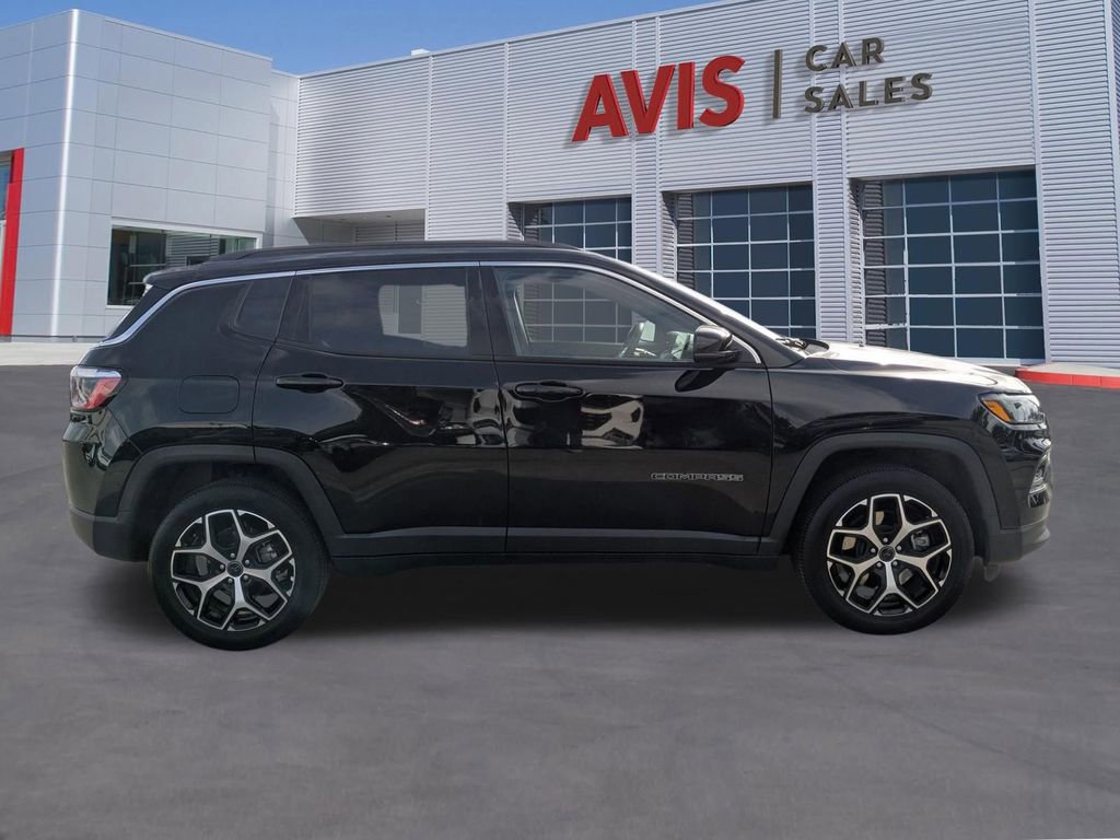 Used 2025 Jeep Compass Limited AWD/4WD image 5