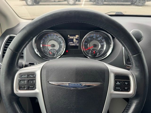 Used 2015 Chrysler Town & Country Touring-L w/ Driver Convenience Group FWD image 13