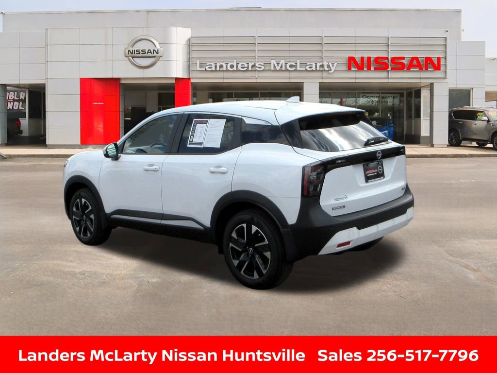 Used 2025 Nissan Kicks SV image 6
