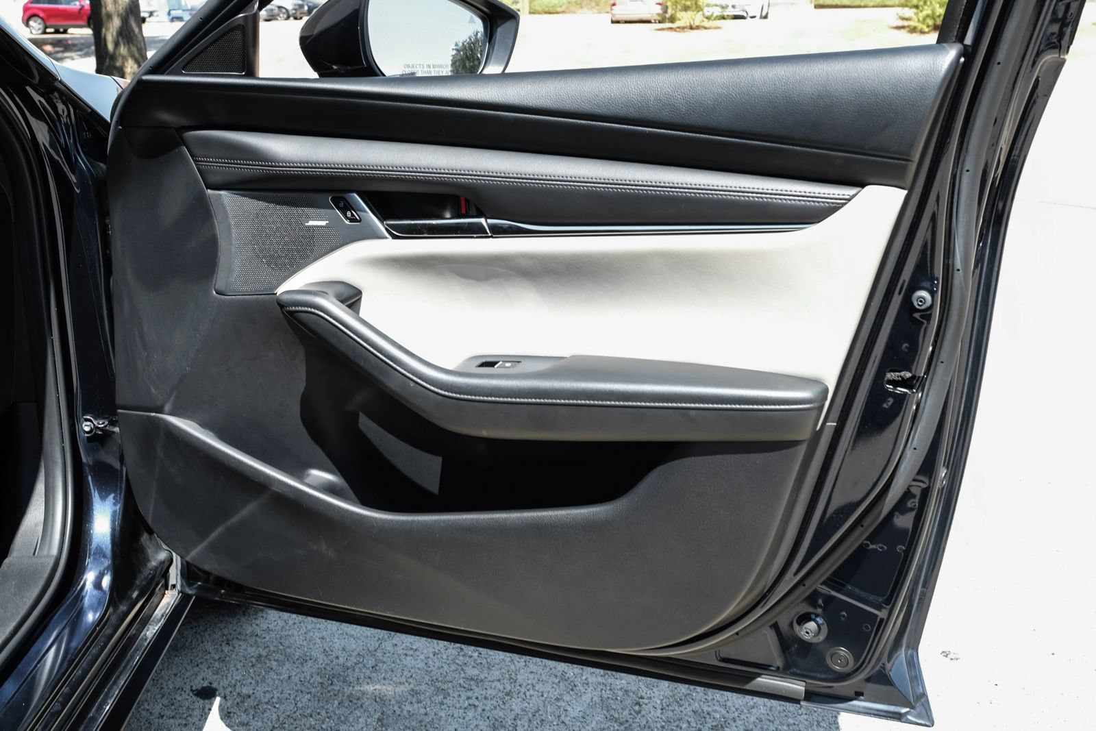 Used 2019 MAZDA MAZDA3 Hatchback w/ Preferred Package FWD image 39