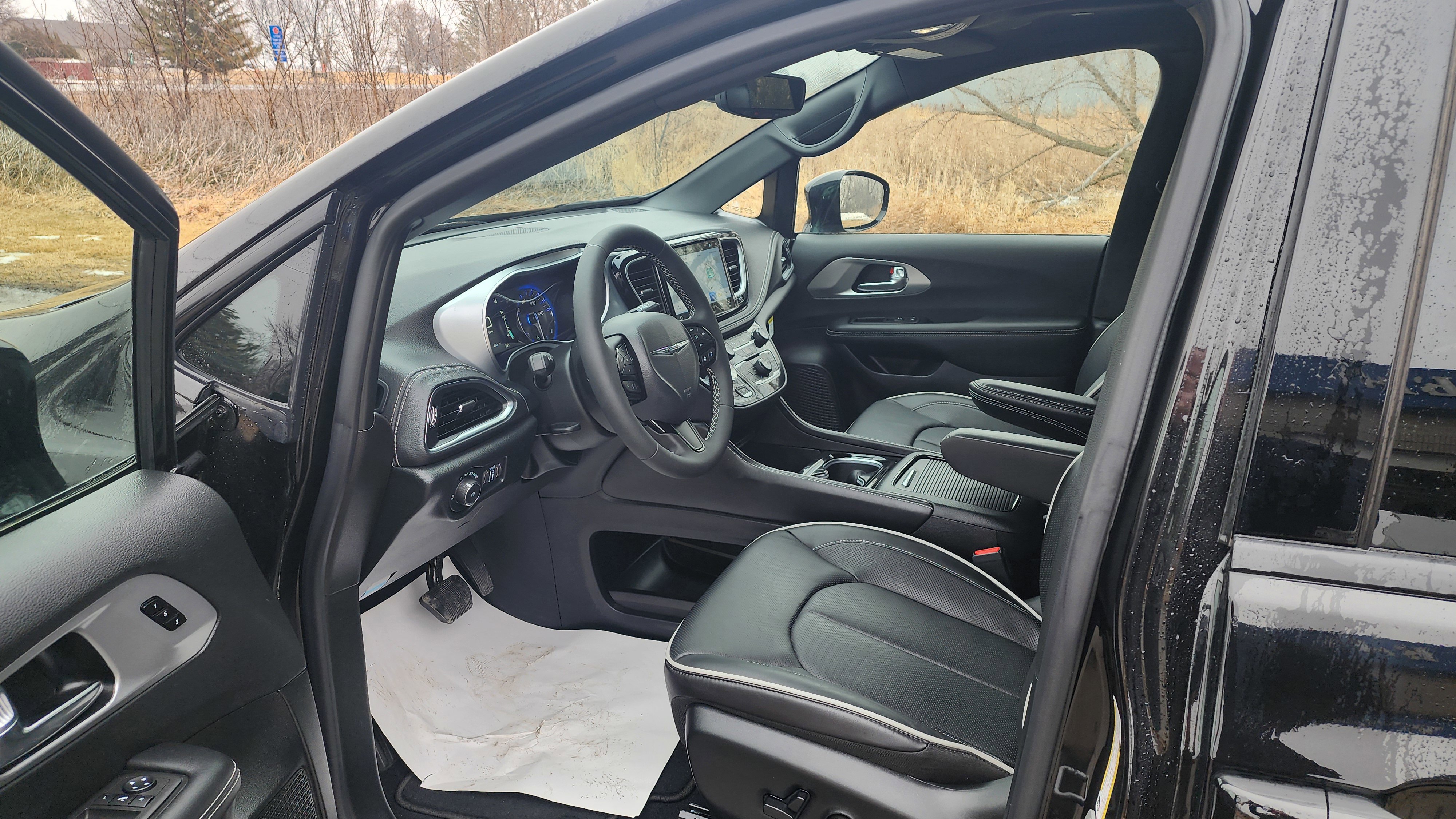 Used 2026 Chrysler Pacifica Limited w/ S Appearance Package image 7