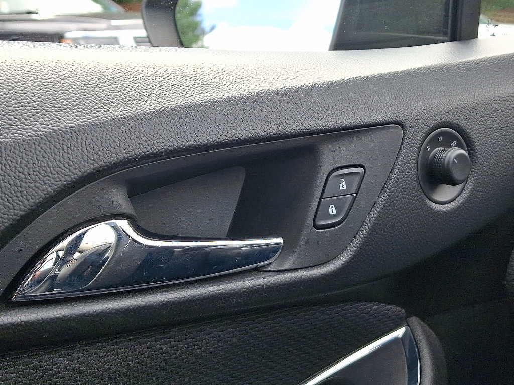 Certified 2017 Chevrolet Cruze LS FWD image 25