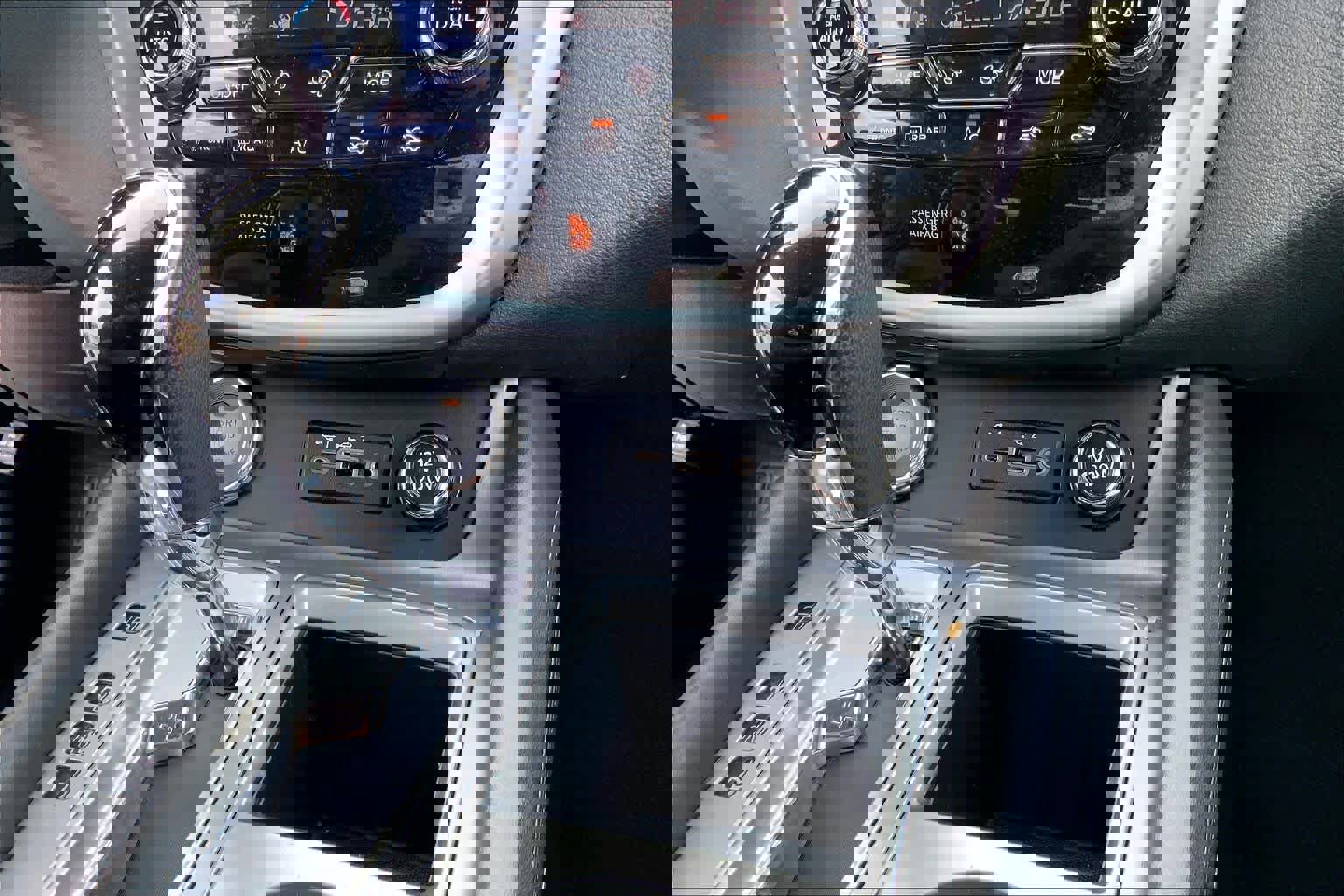 Used 2023 Nissan Murano SV image 34