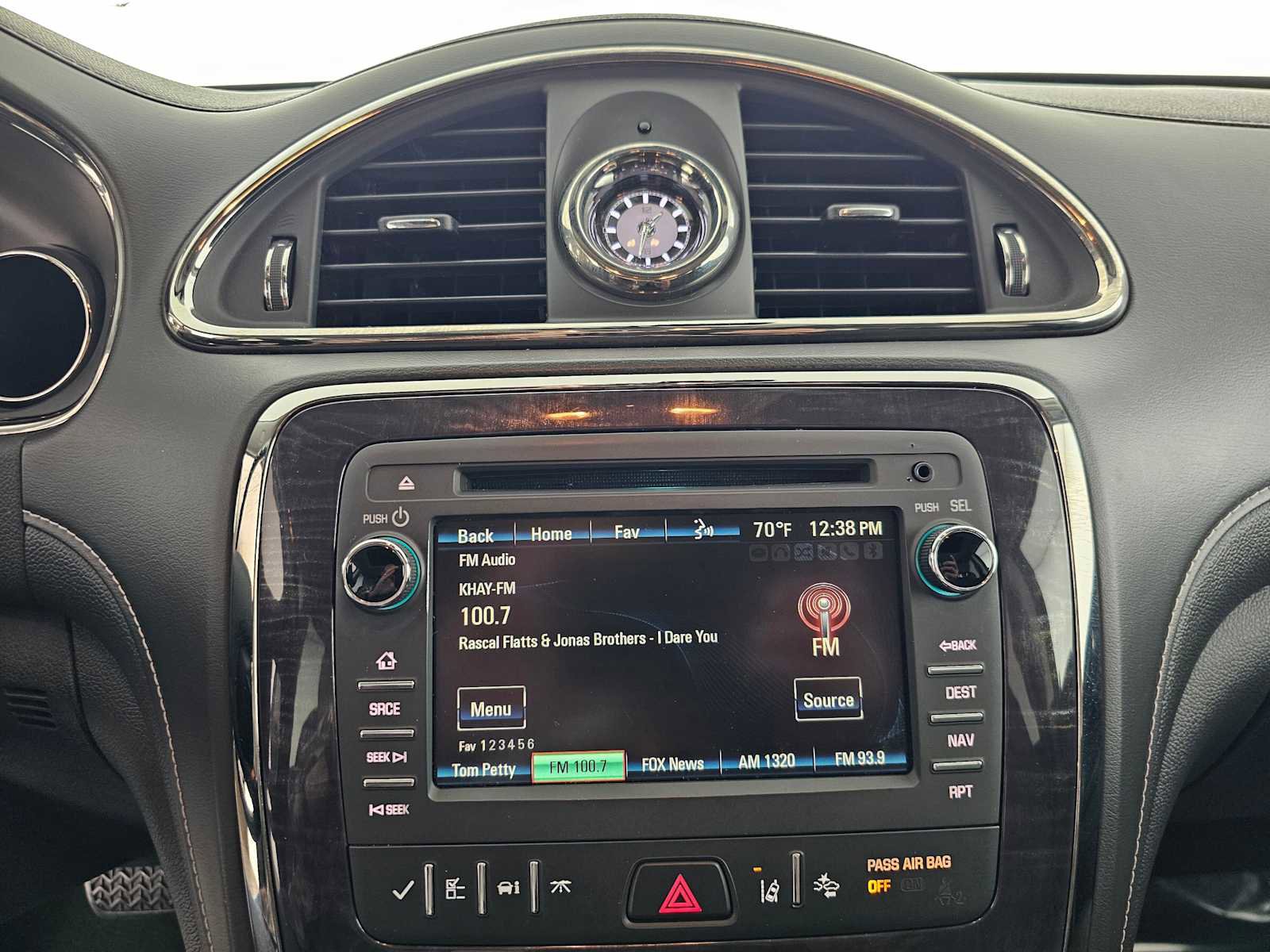 Used 2017 Buick Enclave Premium image 27