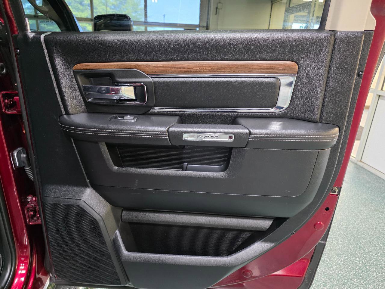 Used 2016 RAM 1500 Laramie w/ Convenience Group image 23