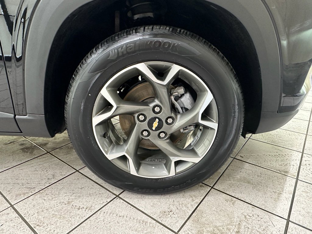 Certified 2025 Chevrolet Trax LT w/ LT Convenience Package image 13
