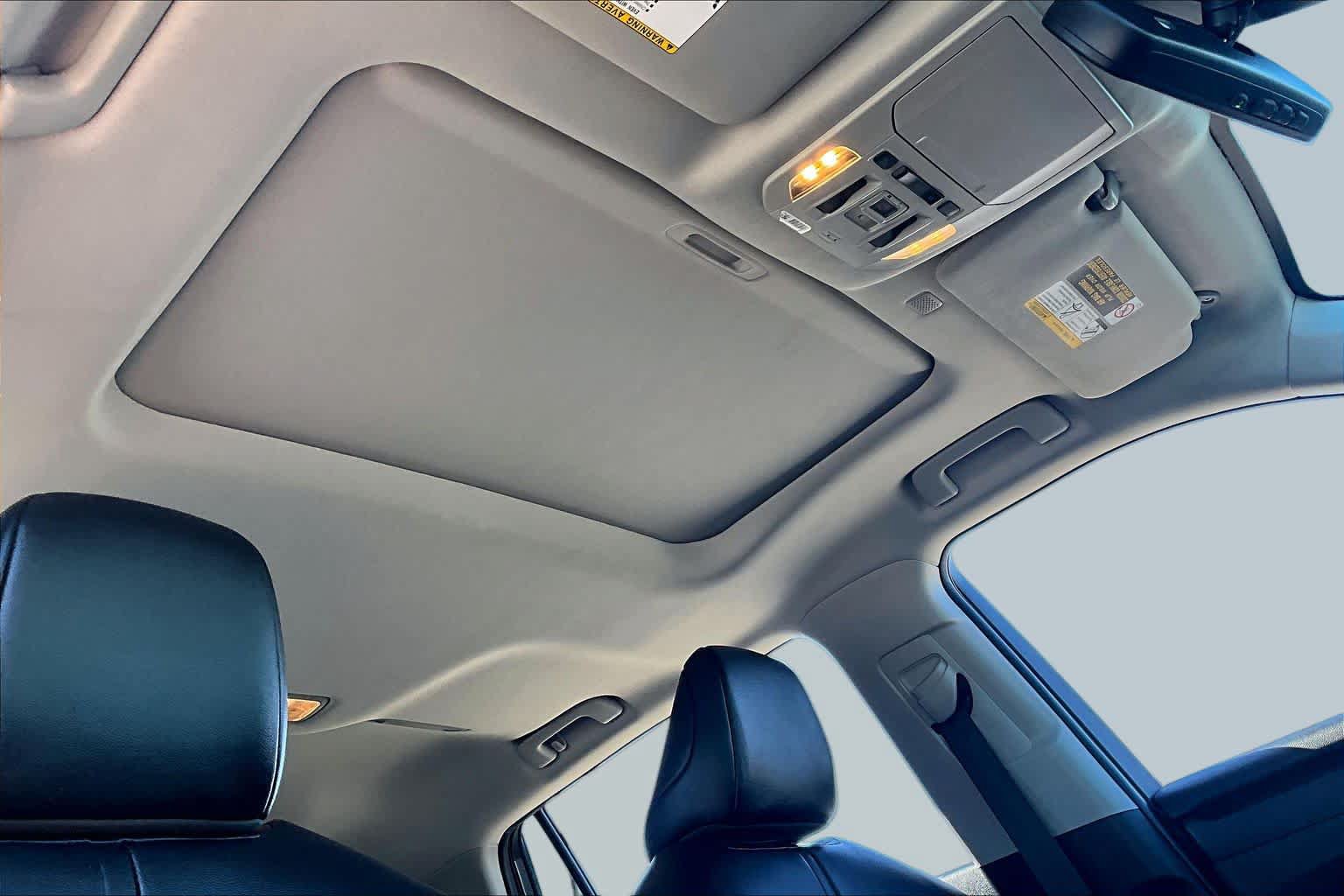 Used 2022 Toyota Highlander XLE FWD image 13
