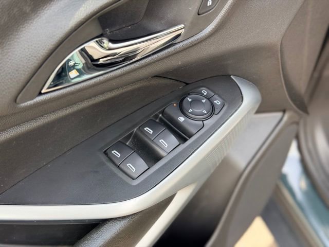 Certified 2025 Chevrolet Trax LS FWD image 17