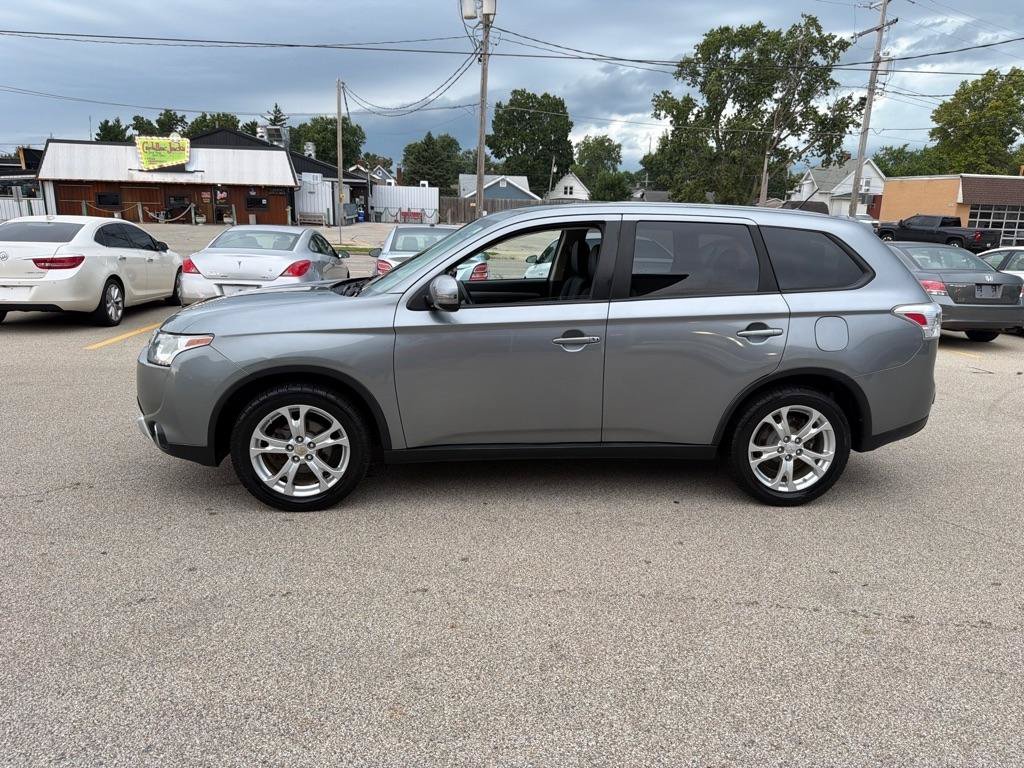 Used 2015 Mitsubishi Outlander SE FWD image 5