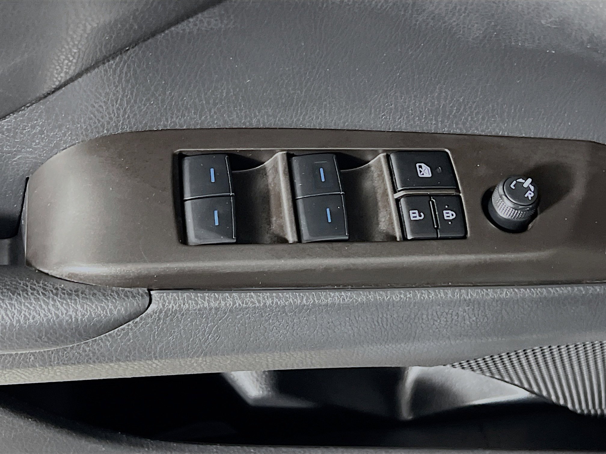 Used 2024 Toyota Camry LE FWD image 17