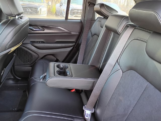 New 2027 Jeep Grand Cherokee Laredo X AWD/4WD image 19