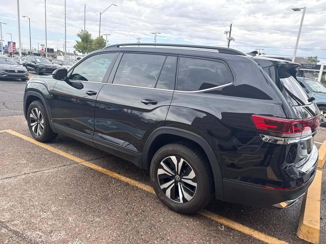 Used 2025 Volkswagen Atlas SE AWD/4WD image 10