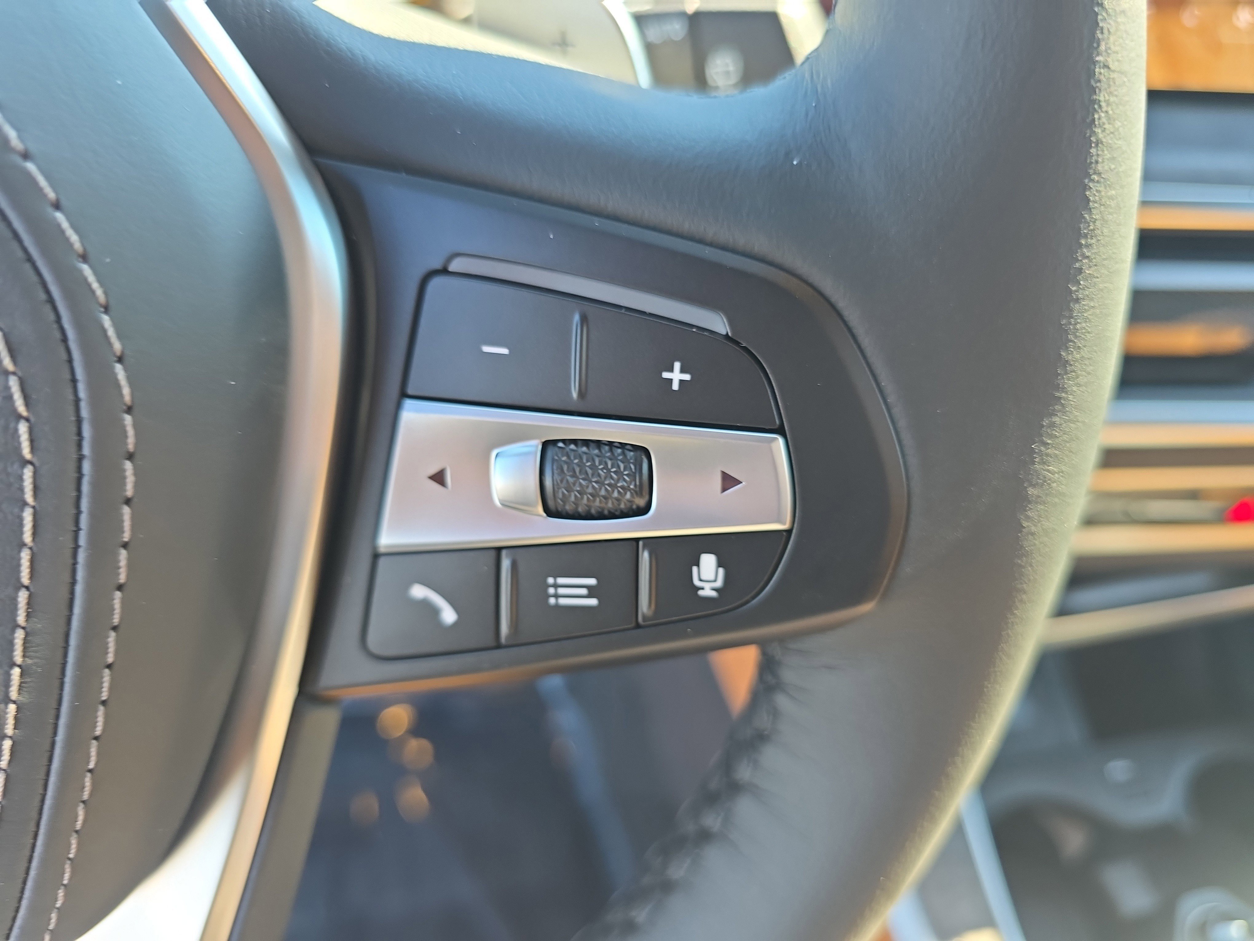 New 2026 BMW X5 xDrive50e image 30