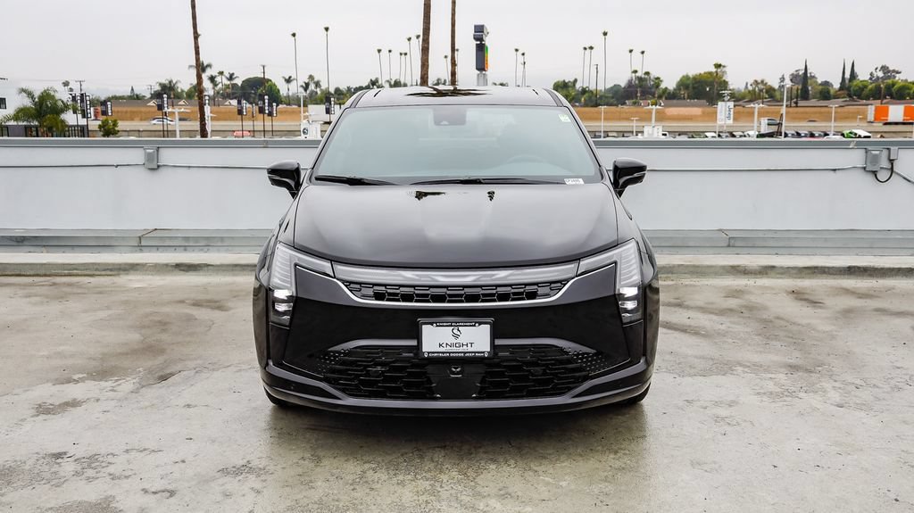 New 2027 Chrysler Pacifica Select FWD image 3