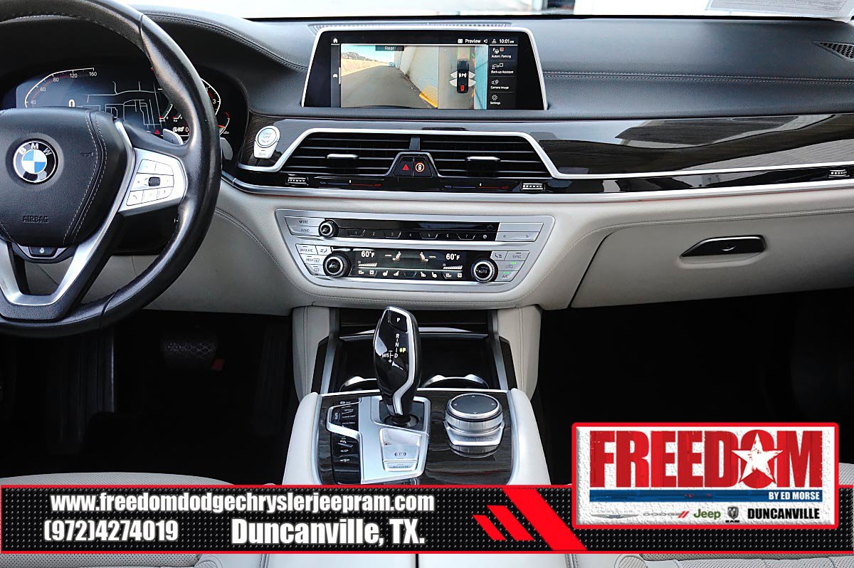 Used 2021 BMW 740i w/ Premium Package RWD image 19