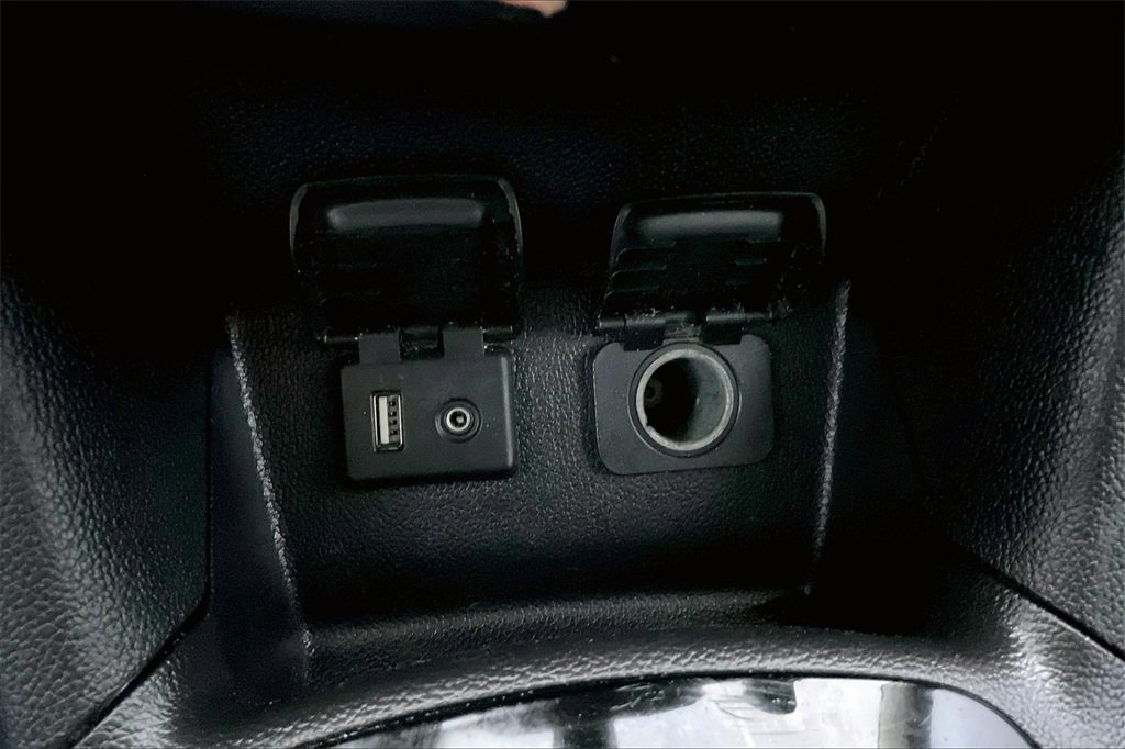 Used 2017 Chevrolet Cruze Premier image 32