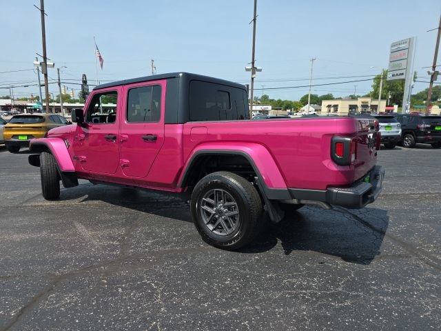 Used 2024 Jeep Gladiator Sport AWD/4WD image 4