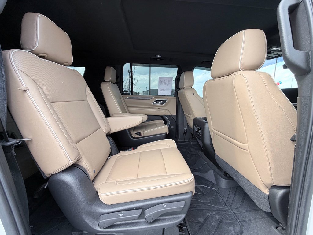 Used 2021 Chevrolet Suburban Premier w/ Premium Package image 26