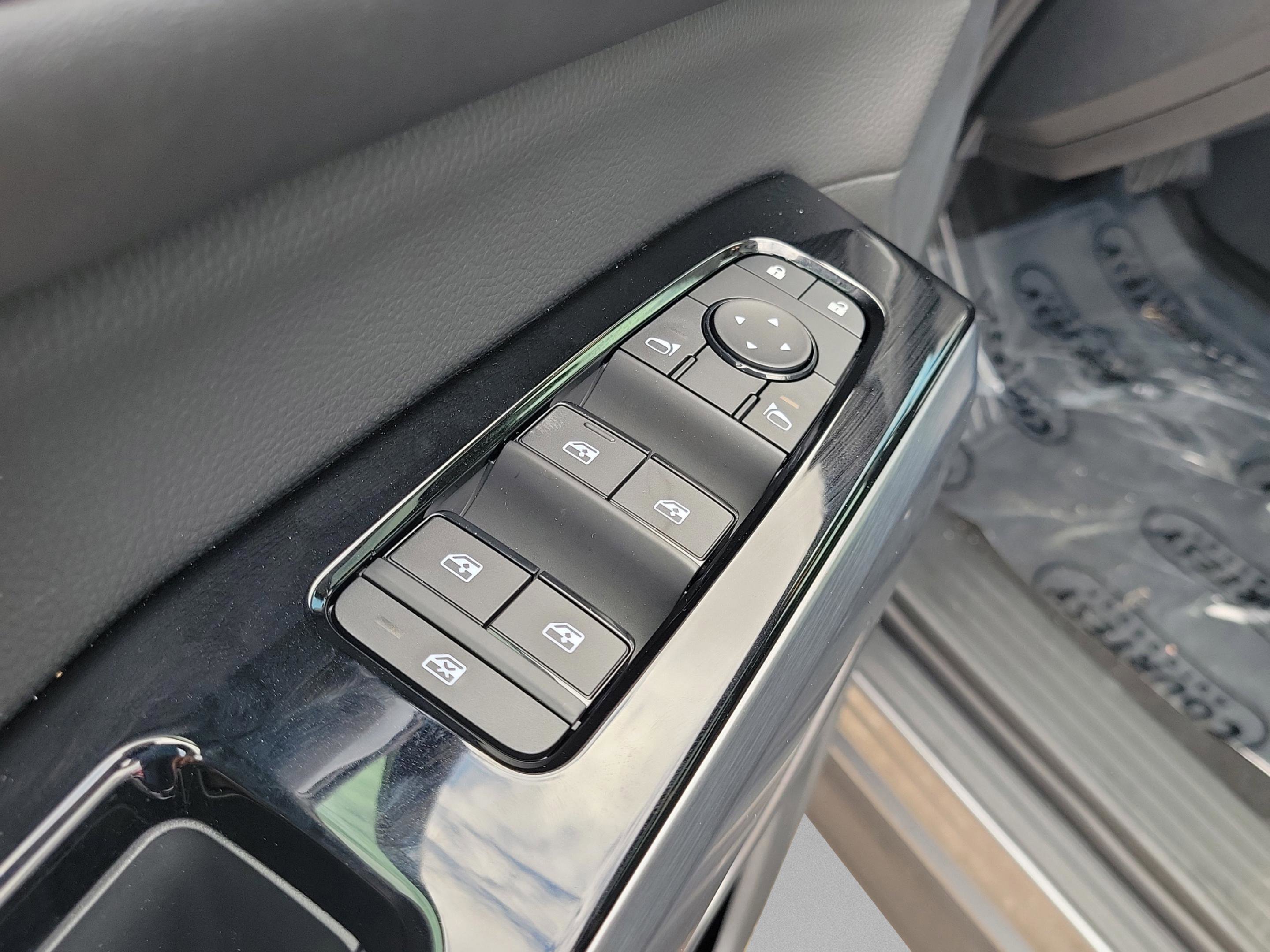 New 2026 Nissan Pathfinder SL w/ SL Premium Package image 23