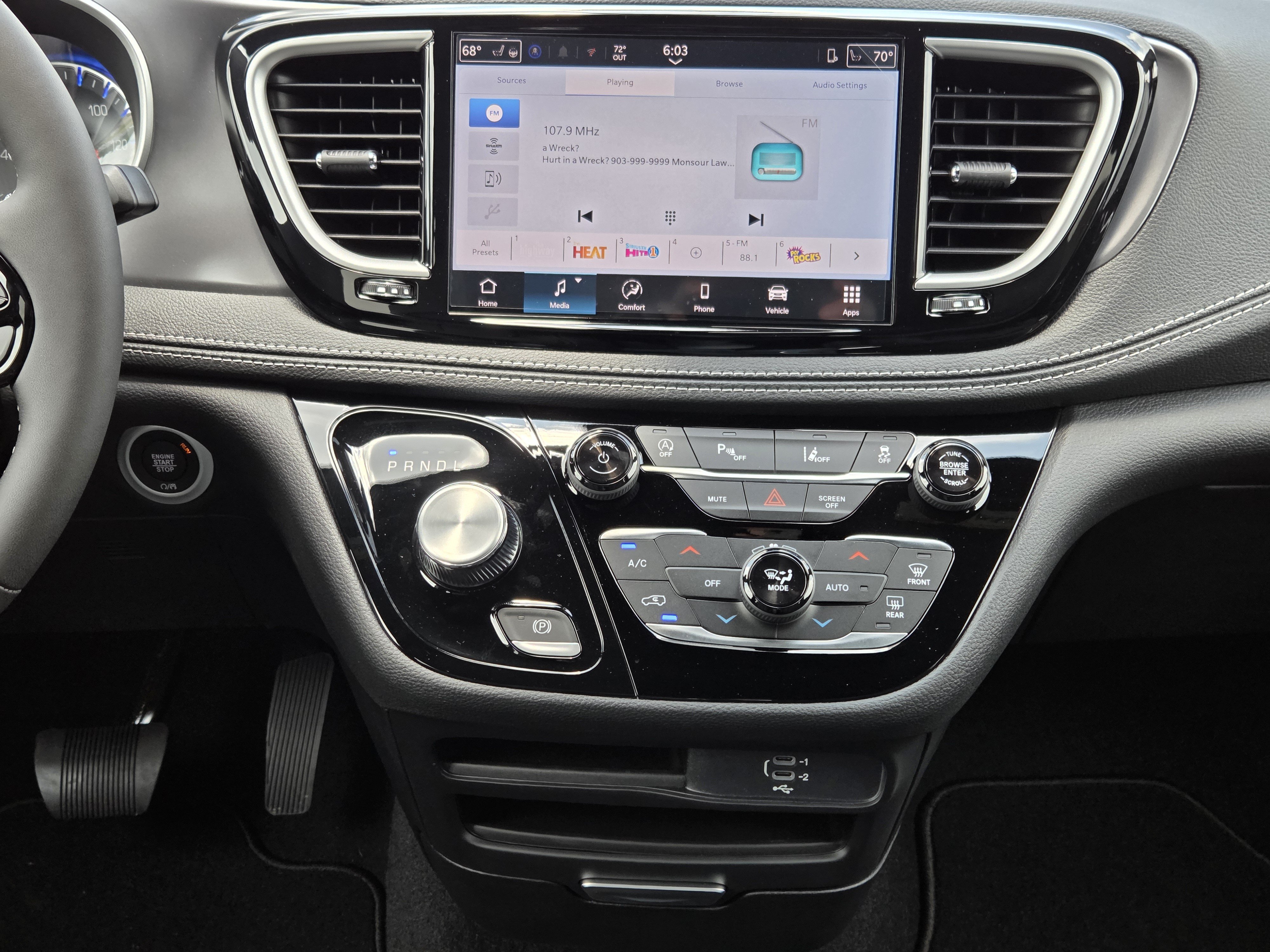 New 2026 Chrysler Pacifica Select w/ S Appearance Package FWD image 10
