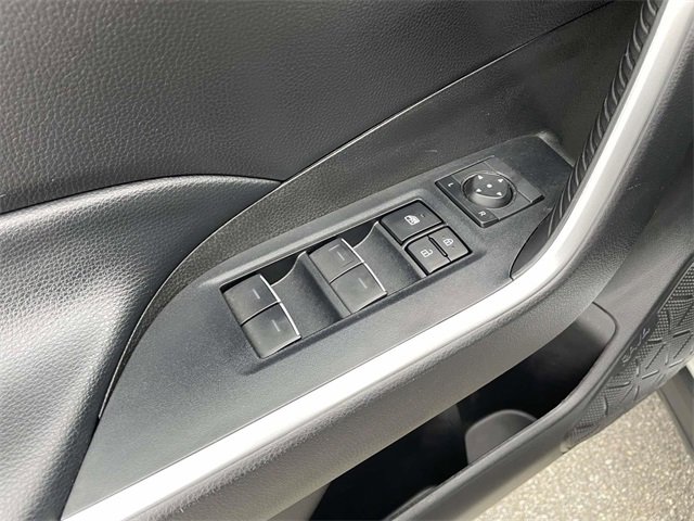 Used 2022 Toyota RAV4 XLE image 17