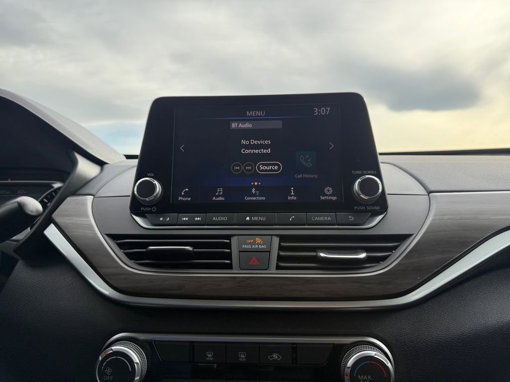 Used 2024 Nissan Altima 2.5 SV image 21