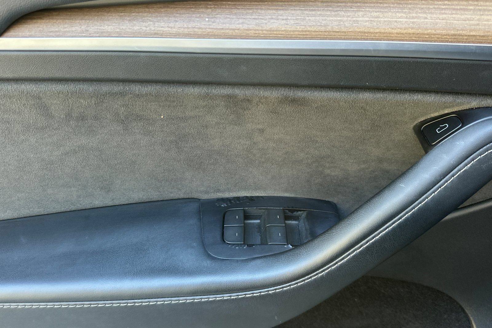Used 2023 Tesla Model Y Long Range AWD/4WD image 11