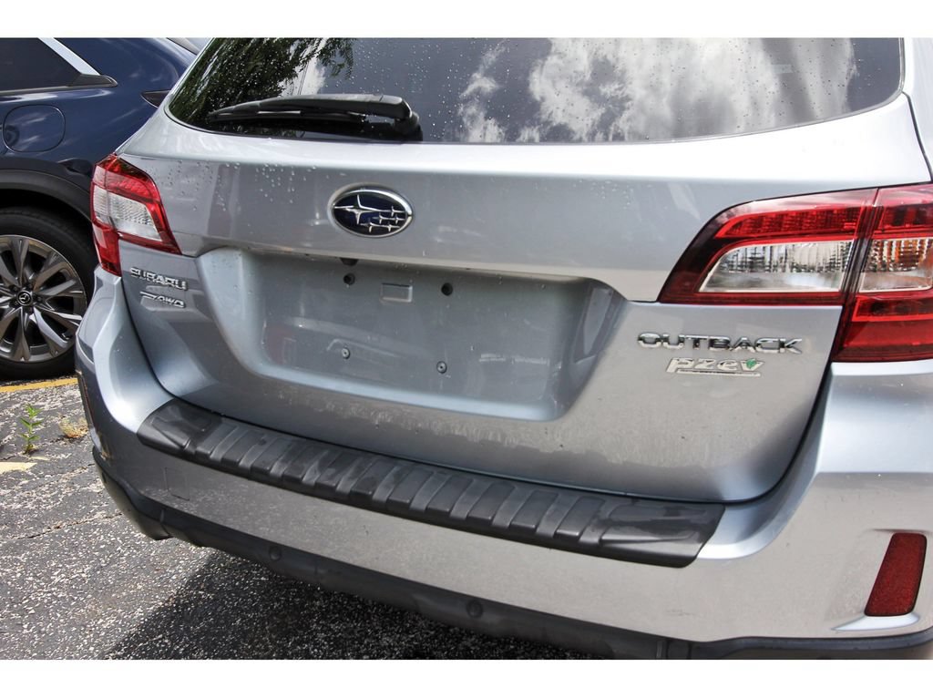 Used 2017 Subaru Outback 2.5i Limited AWD/4WD image 5