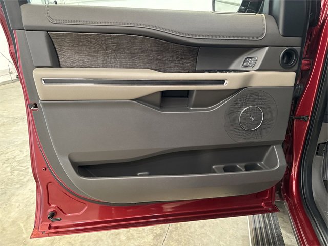 Used 2019 Ford Expedition Limited w/ Equipment Group 302A image 23