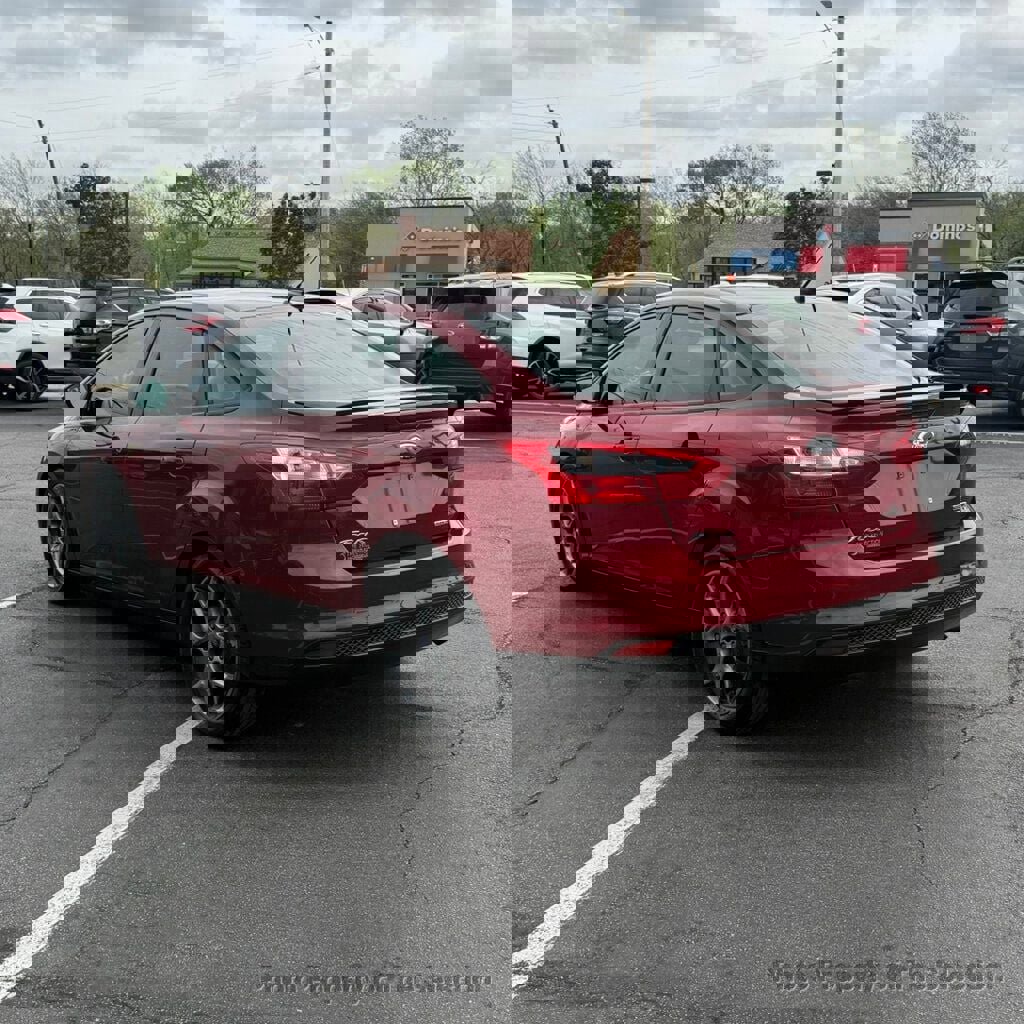 Used 2014 Ford Focus SE w/ Equipment Group 201A image 11