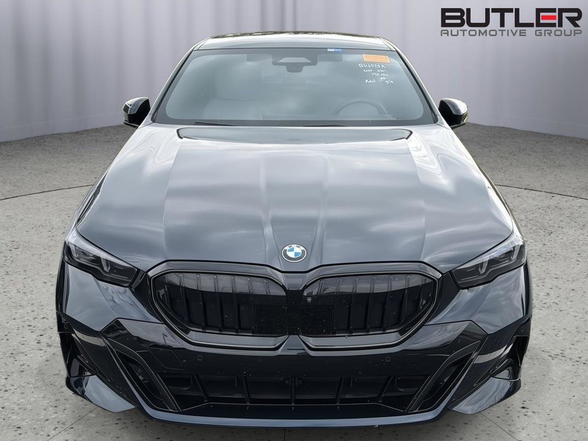 Used 2024 BMW 530i w/ Executive Package RWD image 4