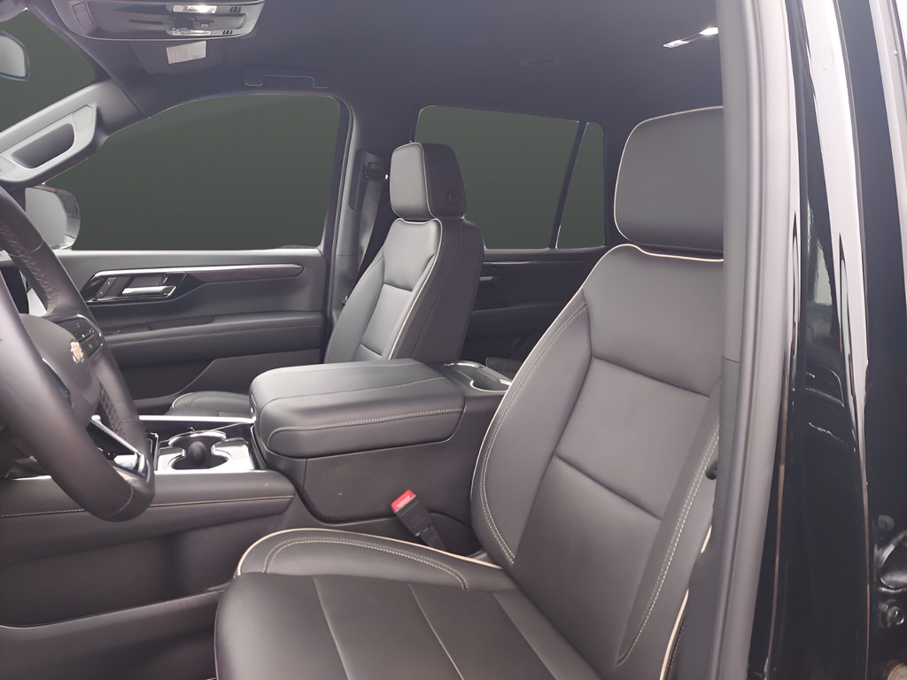 Used 2025 Chevrolet Tahoe Premier AWD/4WD image 10
