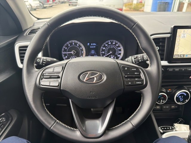 Certified 2022 Hyundai Venue Limited w/ Cargo Package image 19