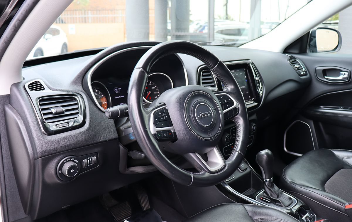 Used 2019 Jeep Compass Latitude FWD image 39