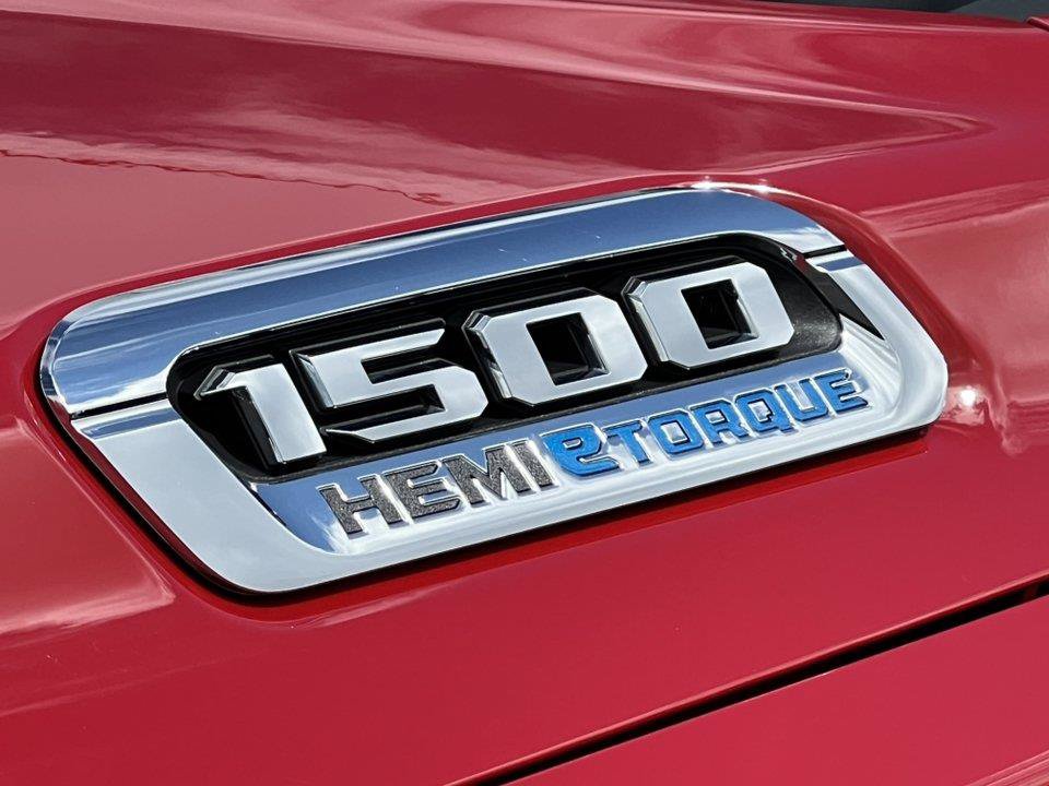 Used 2024 RAM 1500 Laramie AWD/4WD image 2