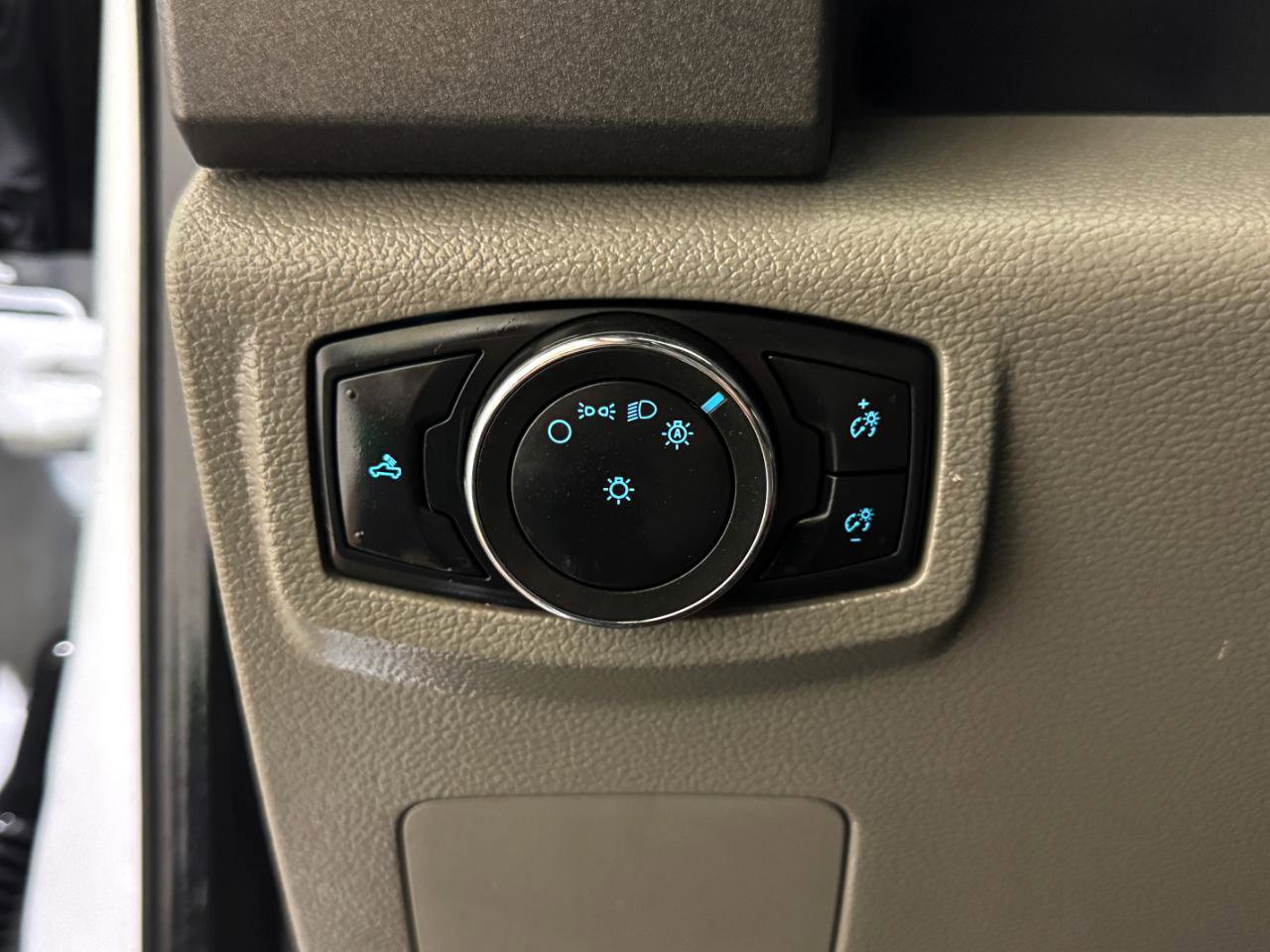 Used 2022 Ford F250 XL w/ Power Equipment Group AWD/4WD image 23