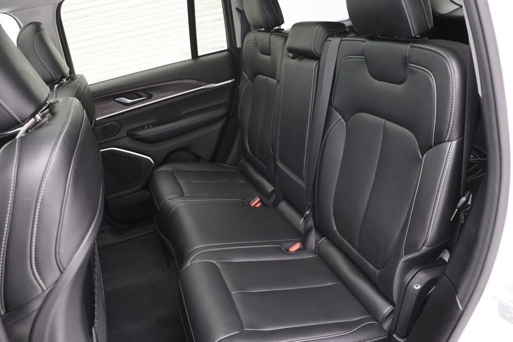 Used 2023 Jeep Grand Cherokee 4WD 4xe image 11